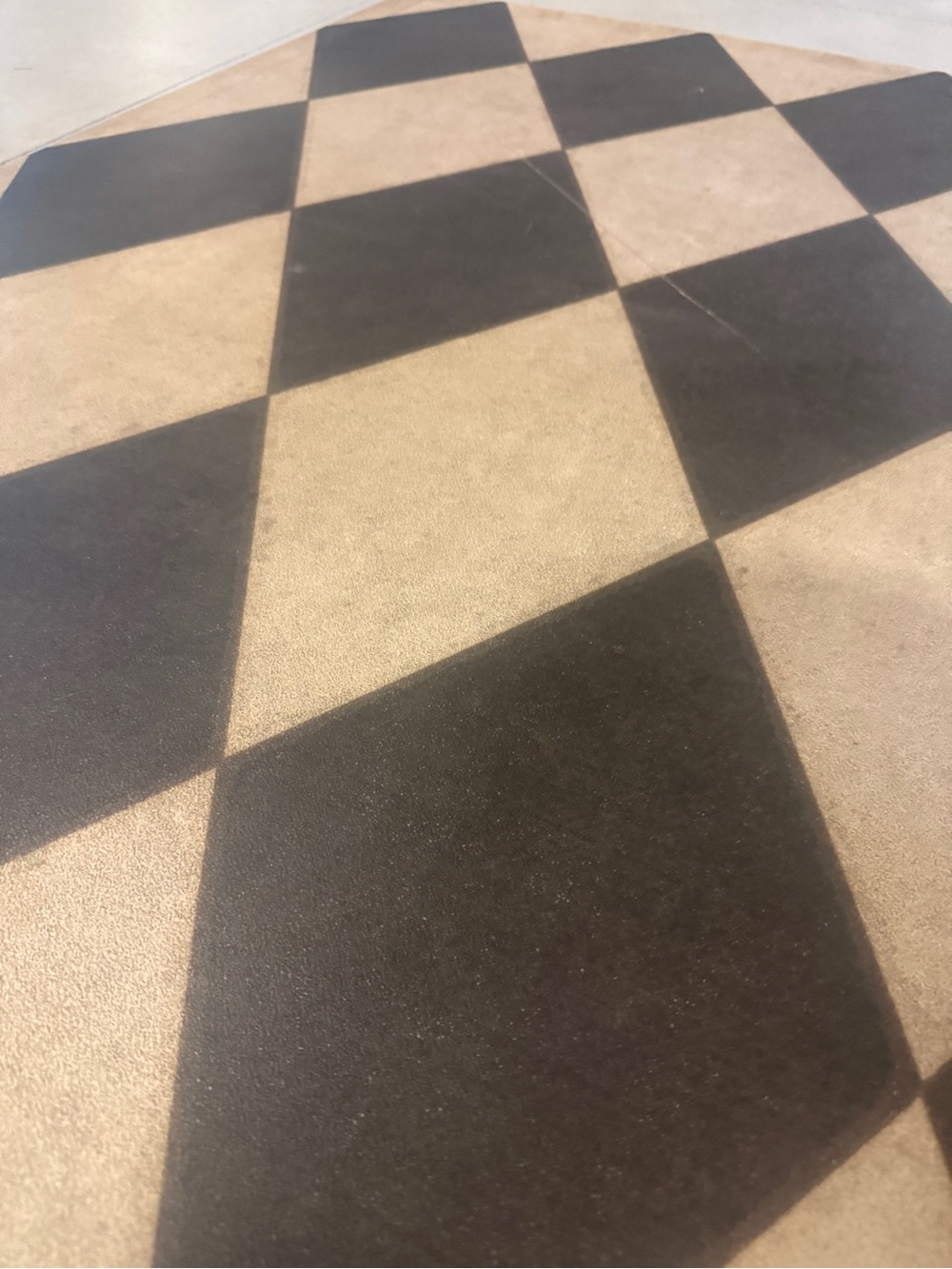 Vintage Vinyl Geometric Diamond Pattern Door Mat - Picture 2 of 3